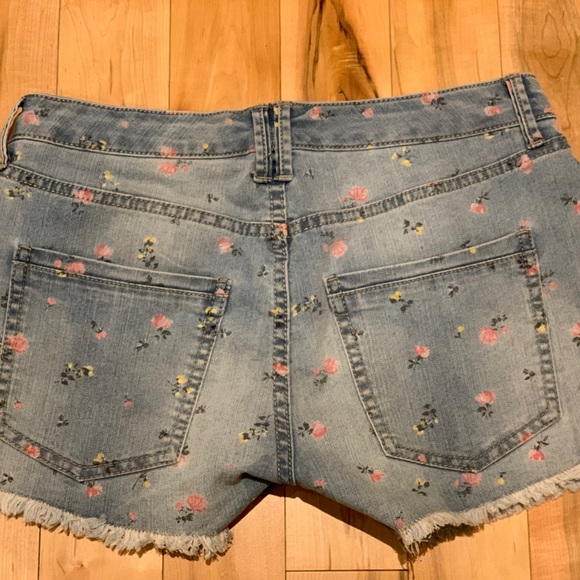 Floral Jeans Short Shorts - Picture 2 of 3
